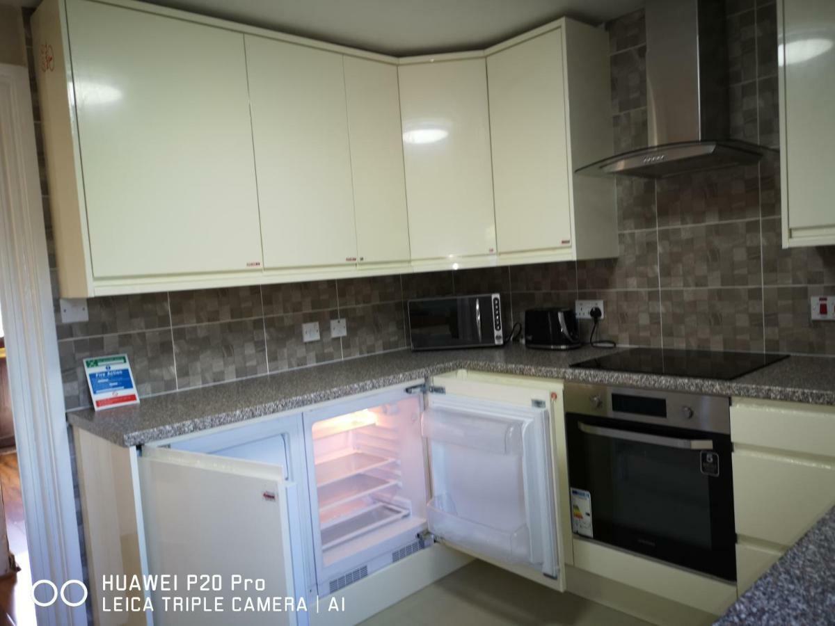 Richflo Holiday Rentals Манчестър Екстериор снимка