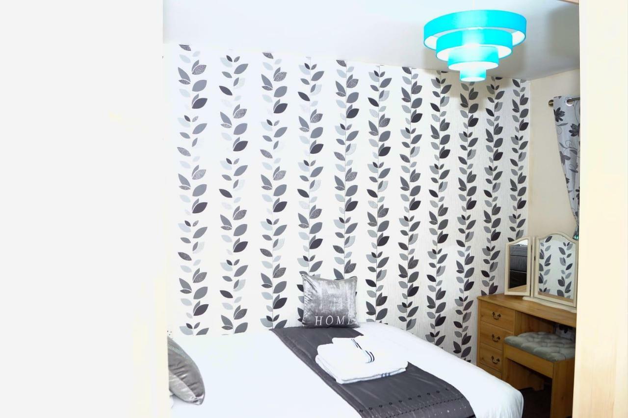 Richflo Holiday Rentals Манчестър Екстериор снимка